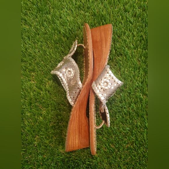 Jack Rogers Women's Silver Grey Wedge Sandals Sz 8 FLAWS - Picture 3 of 14